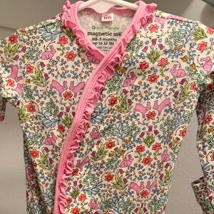 Magnetic Me Pink and White Floral Take Me Home Set